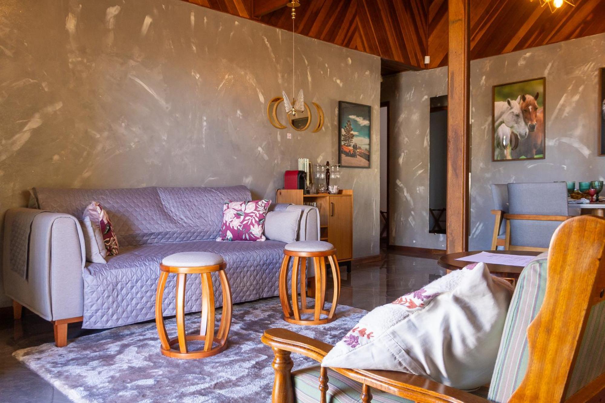 Husky Lodge